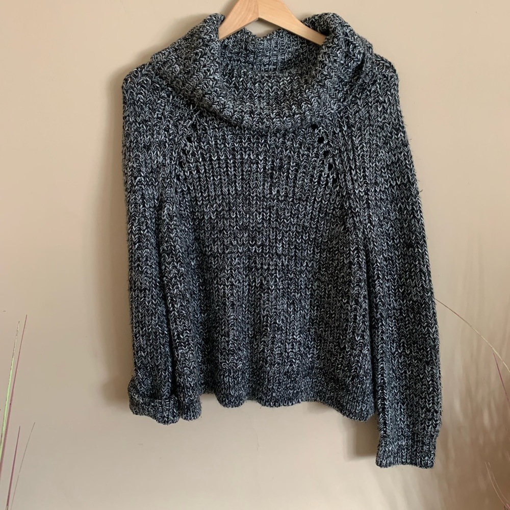 Kendal & Kylie Grey knit sweater, chunky neck, cozy, soft, warm, business casual